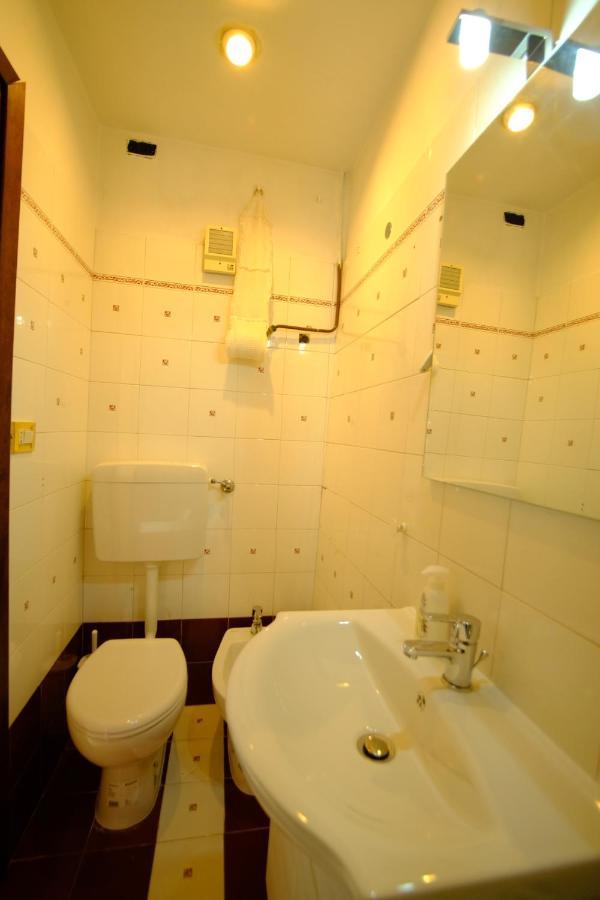 Dimora Dei Baccoli Villa Peschiera del Garda Luaran gambar